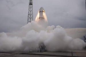 SpaceX Reaches Top Speed Of 345 mph In Dragon Pad Abort Test