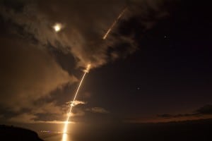 A medium-range ballistic missile (MRBM) target is launched from the Pacific Missile Range Facility on Kauai, Hawaii, during FTM-27 E2 on Aug. 29, 2017 before being successfully intercepted by SM-6 missiles. (Photo: MDA)