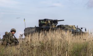 Ukrainian soldiers from 10th Mountain Assault Brigade perform defensive maneuvers with U.S. Soldiers from Company D, 1st Battalion, 26th Infantry Regiment, 2nd Brigade, 101st Airborne Division (Air Assault), as part of Rapid Trident 2019, Sept. 26, 2019, near Yavoriv, in western Ukraine. This was the first brigade-sized element live fire conducted between the U.S. and Ukraine (Photo: U.S. Army)