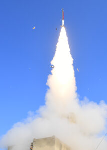 A David’s Sling missile launches as part of the David’s Sling Test-7 (DST-7) testing campaign. (Photo: Israel Ministry of Defense)