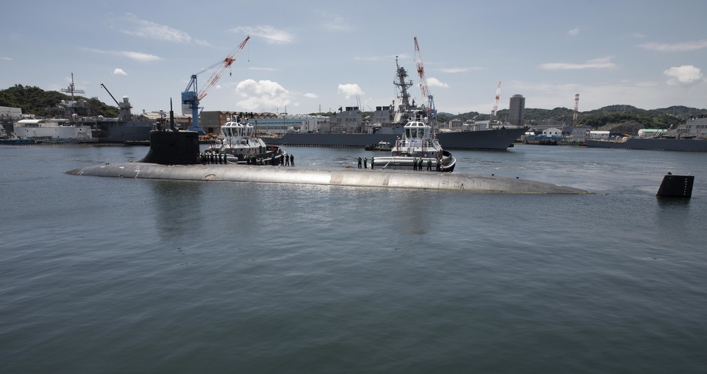 , Submarine Collides With Underwater Object, The World Live Breaking News Coverage & Updates IN ENGLISH