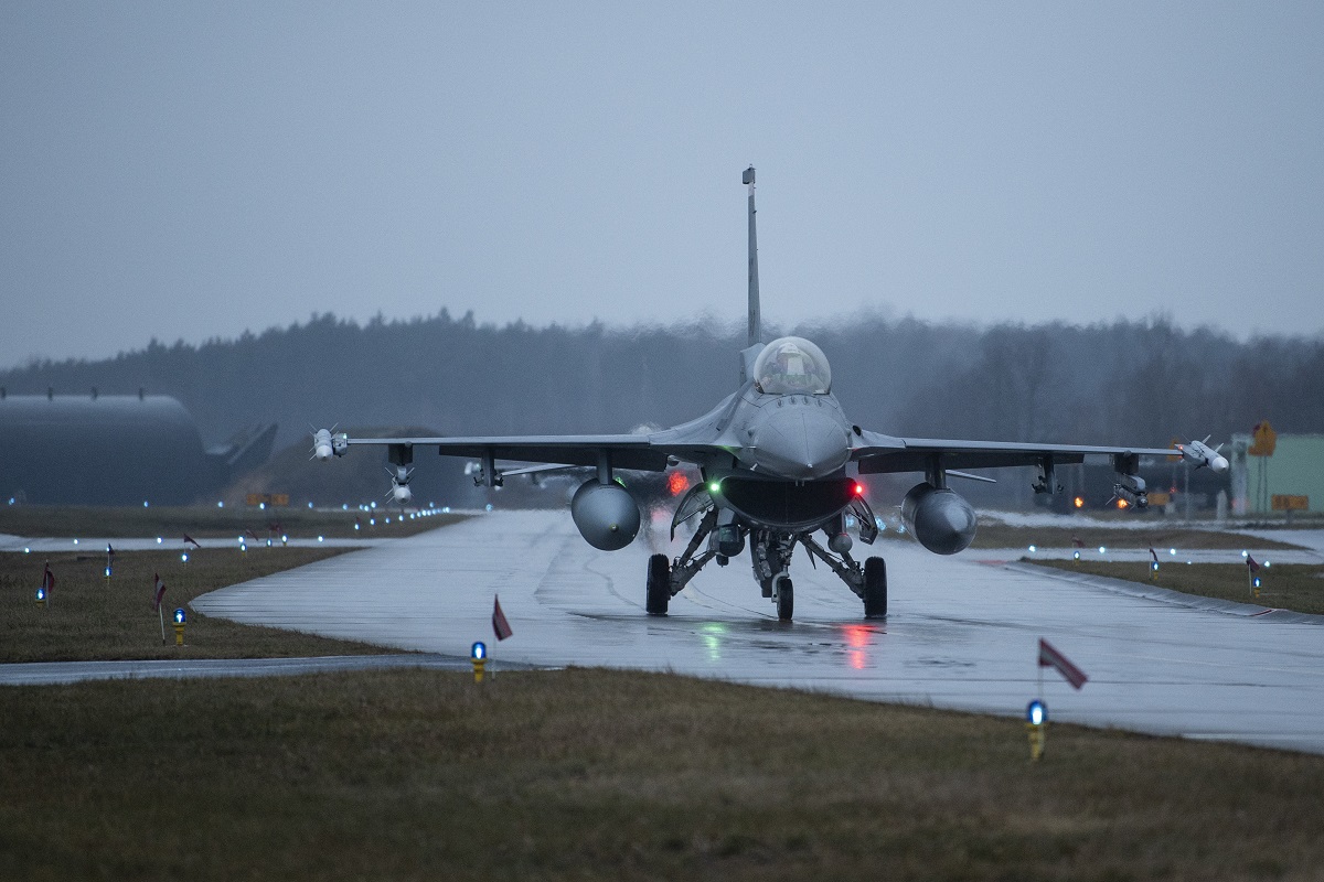USAF to Equip F-16 Fighters with New EW Suite