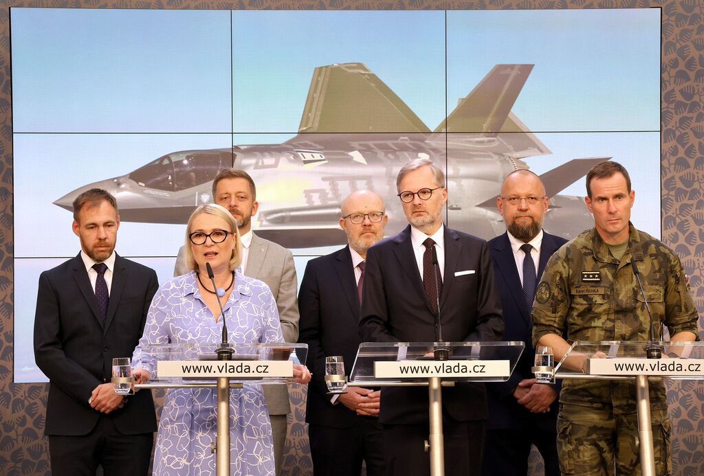 Czech Government Approves Buy and Financing Plan for 24 F-35s - Defense ...