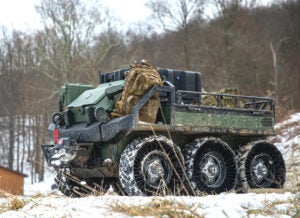 HDT_Hunter_WOLF_snow_Army