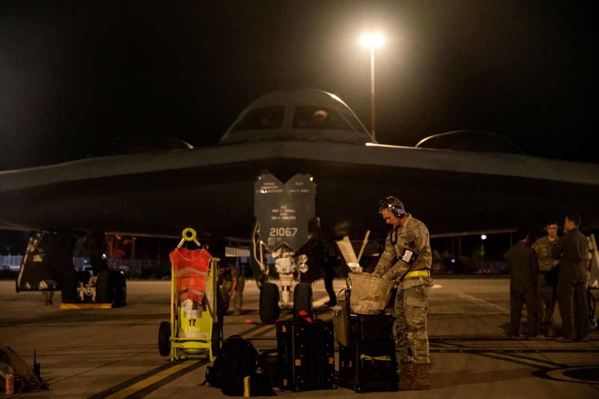 Massive Ordnance Penetrator Modification Program Delayed By Build of Surrogate Targets