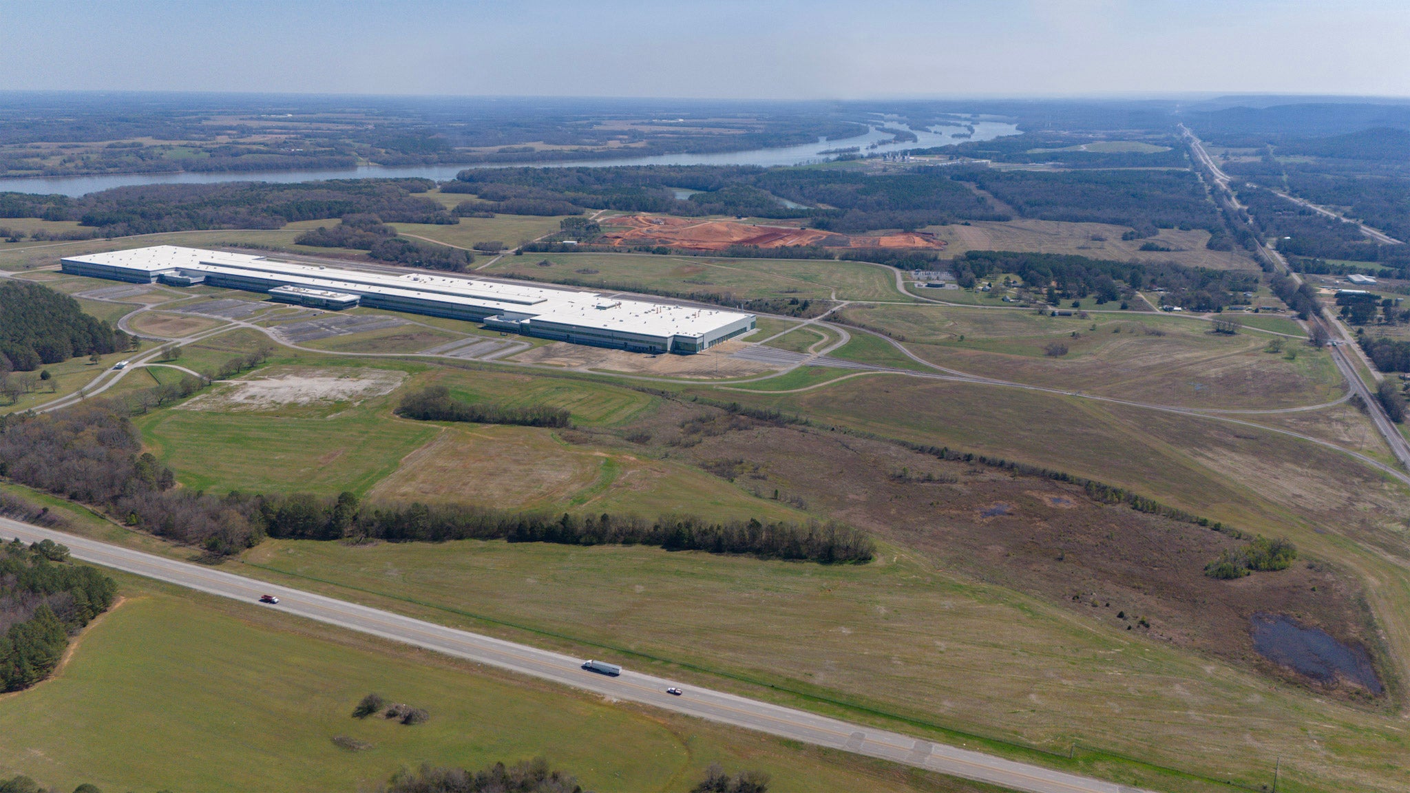 External view of Hadrian Automation’s Factory 4 (F4) in Muscle Shoals, Ala., the first of three AI-powered factories aimed at producing maritime industrial base parts for U.S. Navy programs, starting with Virginia and Columbia-class submarine parts. (Photo: Hadrian)