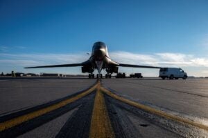 Boeing, USAF Conduct Preliminary Design Review of LAM Pylon for B-1B, Company Says