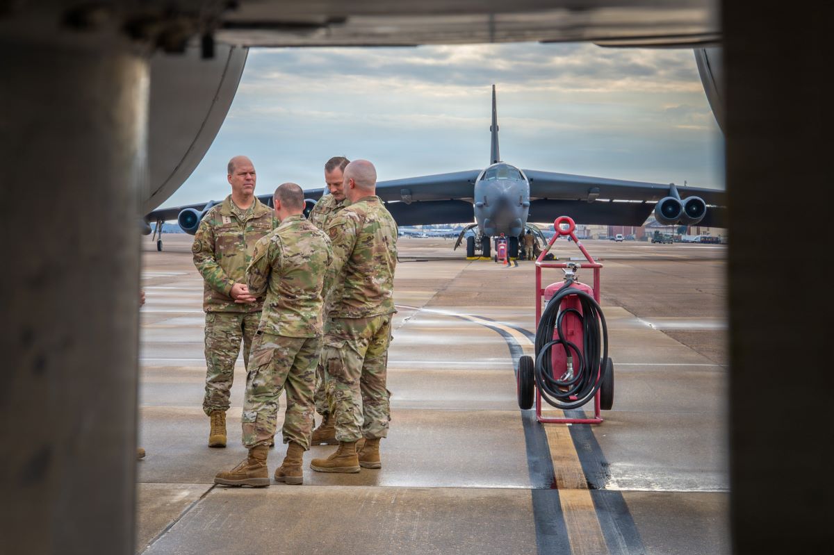 Raytheon Awarded $603 Million For New Radar For B-52