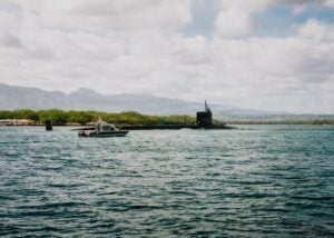 Virginia-class fast-attack submarine USS Colorado (SSN-788) maneuvers as it arrives at Joint Base Pearl Harbor-Hickam, Hawaii Sept. 23, 2026. (Photo: U.S. Navy by Mass Communication Specialist 2nd Class Nicholas A. Russell)