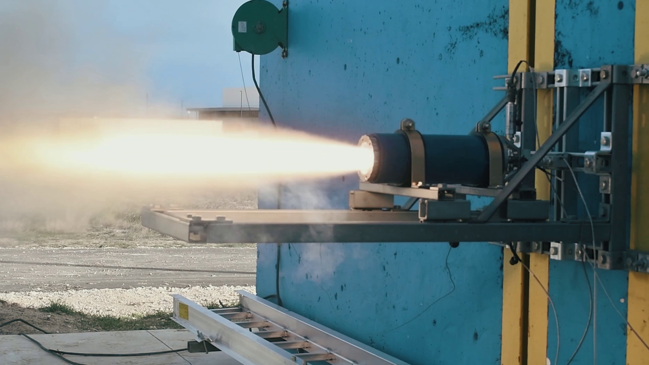 X-Bow To Supply Rocket Booster For Leidos Low-Cost Cruise Missile